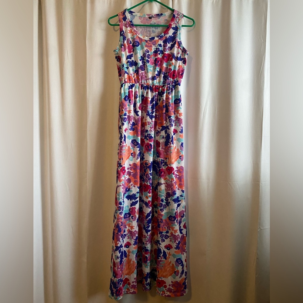 Floral Sleeveless Maxi Dress